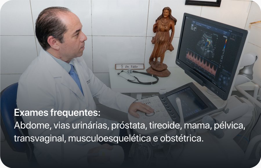 Exame de ultrassonografia sendo realizado pela equipe